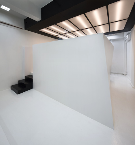 Kido Technology Thin Office by Studio SKLIM
