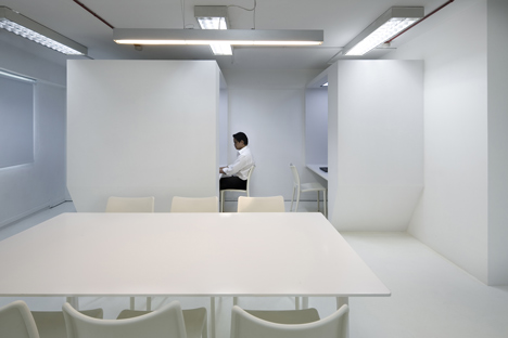 Kido Technology Thin Office by Studio SKLIM